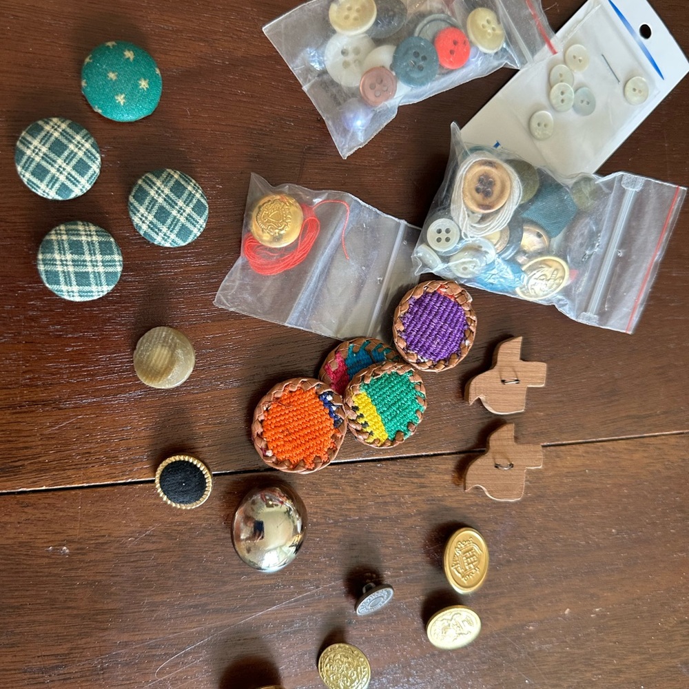 150+ Vintage Lot of Buttons